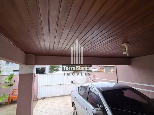 Casa com 316m² 4 quartos e 3 banheiros, à venda, no bairro Uvaranas em Ponta Grossa