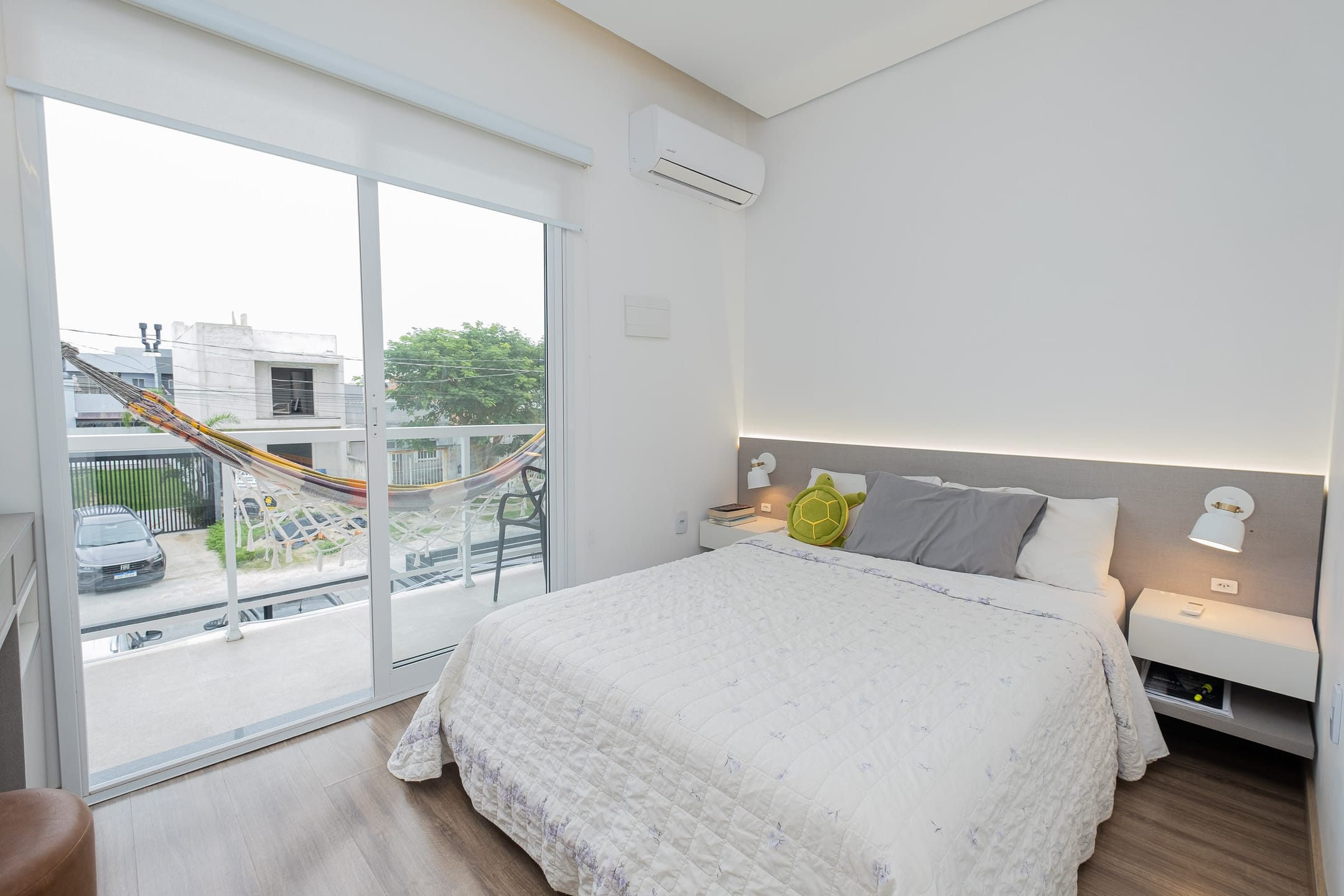 Casa mobiliada à venda no Amarilis, Laranjal - 125 m², 1 quarto (sendo suíte com closet), móveis de alto padrão e área gourmet com pátio. - 11