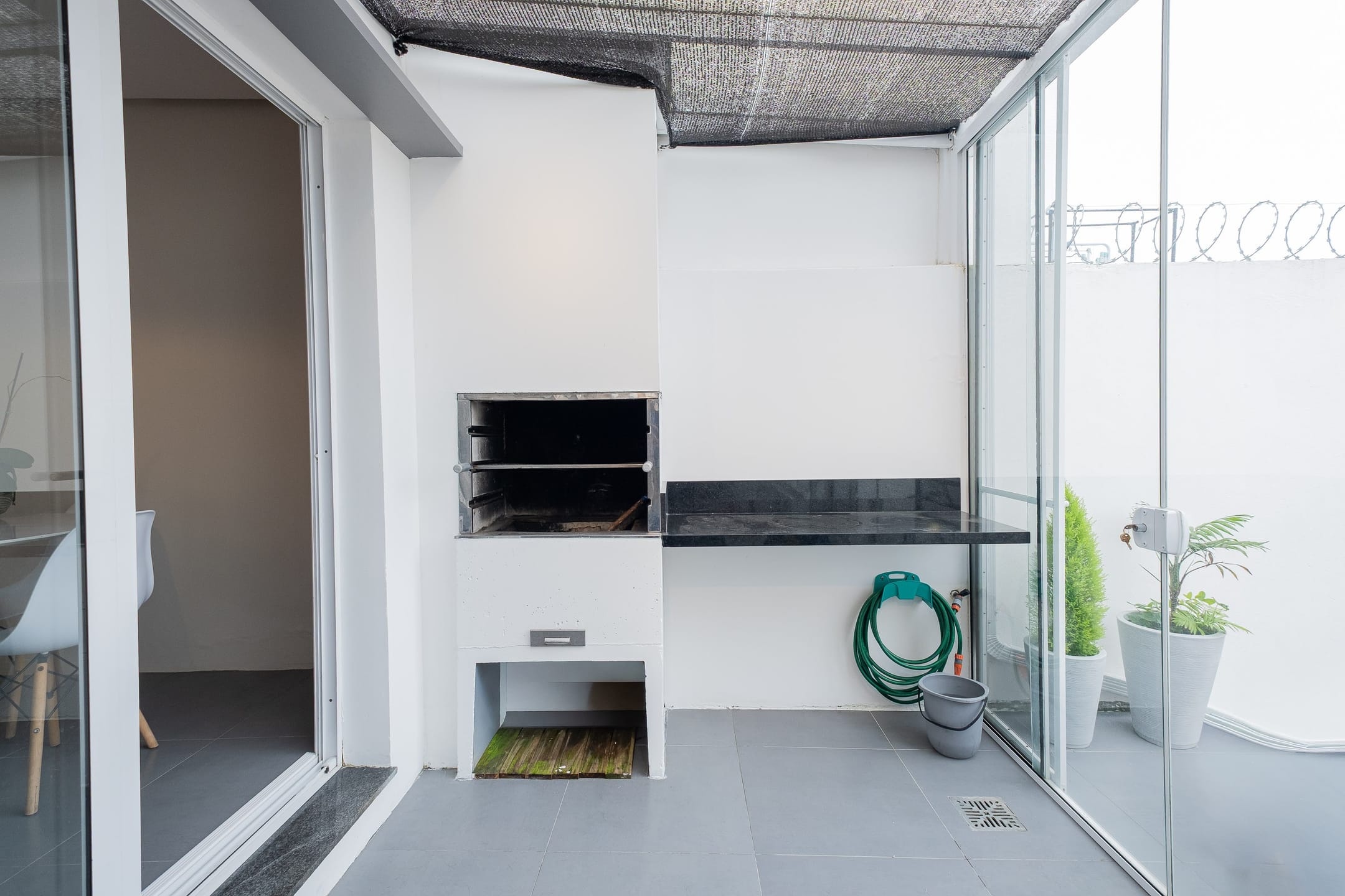 Casa mobiliada à venda no Amarilis, Laranjal - 125 m², 1 quarto (sendo suíte com closet), móveis de alto padrão e área gourmet com pátio. - 15