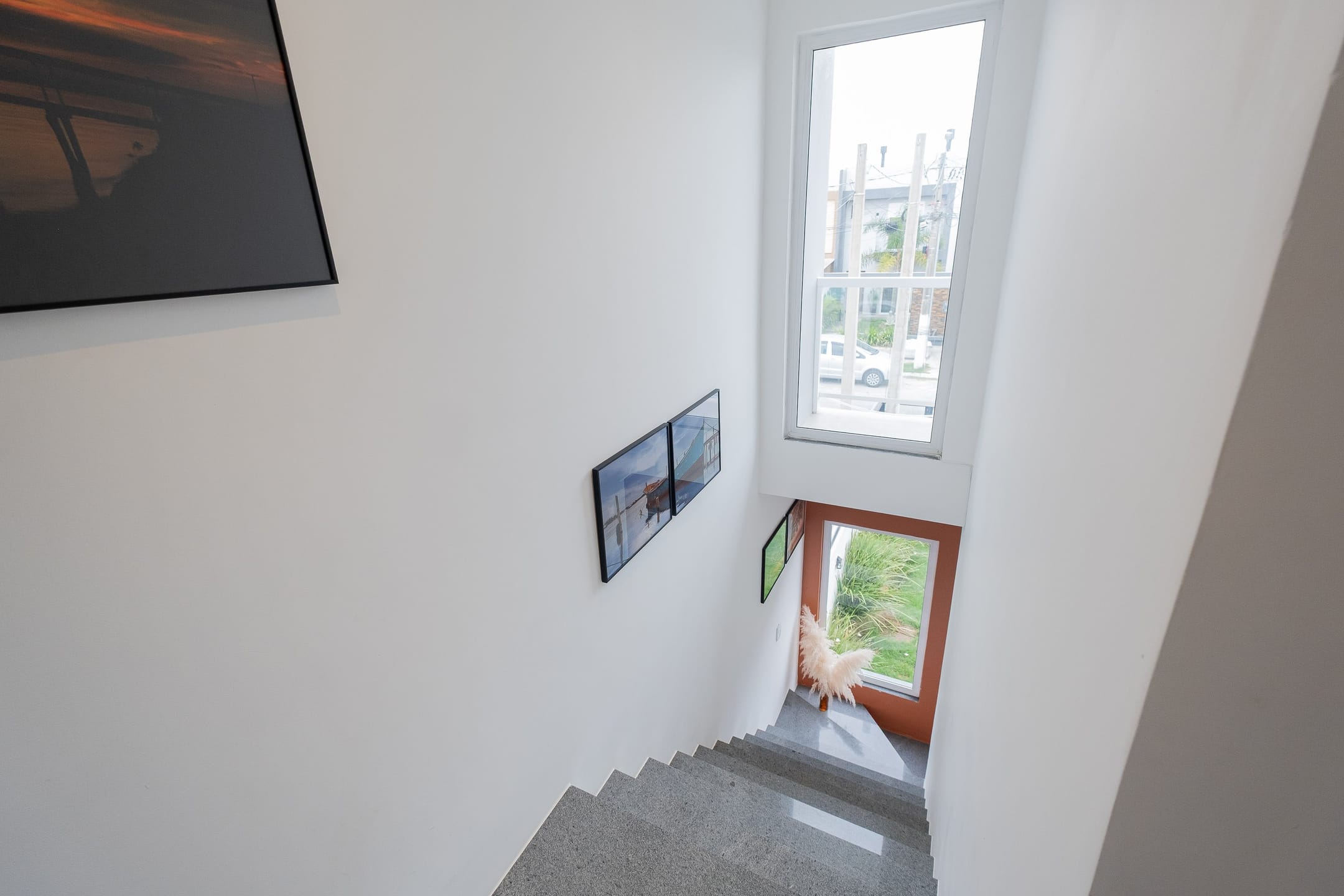 Casa mobiliada à venda no Amarilis, Laranjal - 125 m², 1 quarto (sendo suíte com closet), móveis de alto padrão e área gourmet com pátio. - 8
