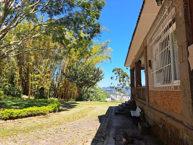 Casa com 2287m² 5 quartos e 2 banheiros, à venda, no bairro Centro em Petrópolis