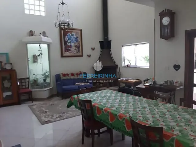 Casa com 540m² 4 quartos e 2 banheiros, à venda, no bairro Urbanova em São José dos Campos