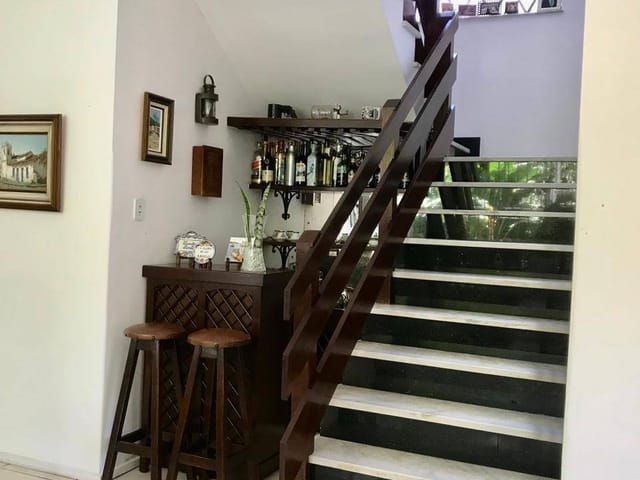 Casa com 400m² 5 quartos e 2 banheiros, à venda, no bairro Mosela em Petrópolis