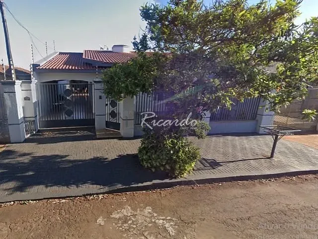 Casa 3 quartos e 2 banheiros, à venda, no bairro Jardim Panorama em Arapongas