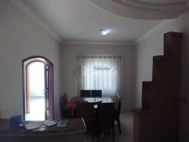 Casa 3 quartos e 2 banheiros, à venda, no bairro Jardim Panorama em Arapongas