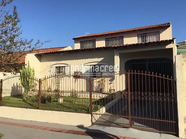 Casa com 220m² 4 quartos e 2 banheiros, à venda, no bairro Conjunto Vivi Xavier em Londrina