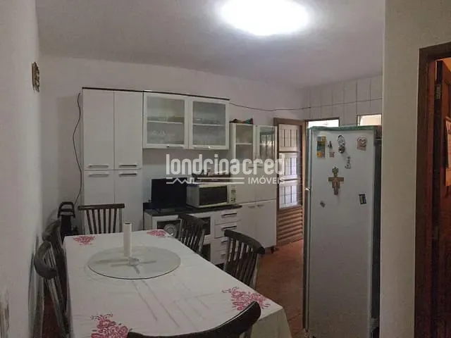 Casa com 220m² 4 quartos e 2 banheiros, à venda, no bairro Conjunto Vivi Xavier em Londrina