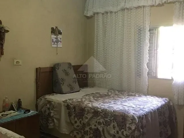 Casa com 250m² 3 quartos e 1 banheiro, à venda, no bairro Jardim Zaira em Mauá