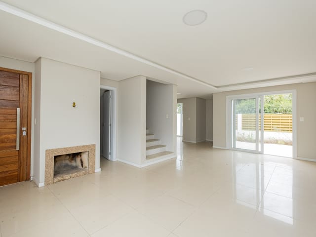 Casa com 217m² 3 quartos e 3 banheiros, para alugar, no bairro Areal em Pelotas
