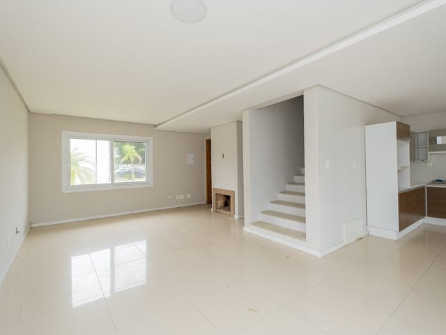 Casa com 217m² 3 quartos e 3 banheiros, para alugar, no bairro Areal em Pelotas