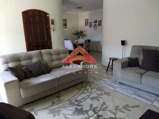 Casa com 288m² 3 quartos e 3 banheiros, à venda, no bairro Jardim Ismênia em São José dos Campos