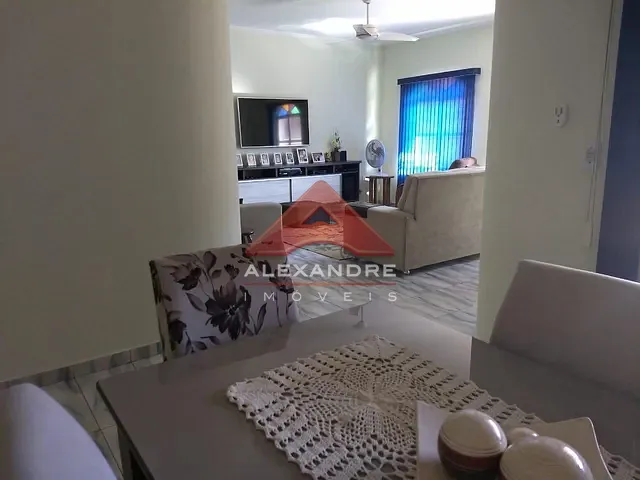 Casa com 288m² 3 quartos e 3 banheiros, à venda, no bairro Jardim Ismênia em São José dos Campos
