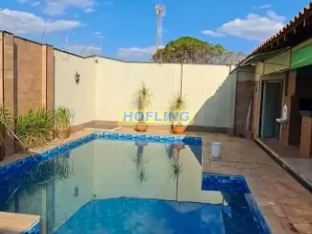 Casa com 400m² 5 quartos e 6 banheiros, à venda, no bairro Vila Santo Antônio em Rio Claro