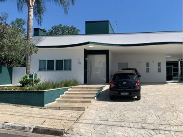Casa com 647m² 3 quartos e 5 banheiros, à venda, no bairro Jardim Aracy em Mogi das Cruzes