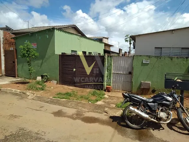 Casa com 300m² 2 quartos e 1 banheiro, à venda, no bairro Parque dos Pirineus em Anápolis