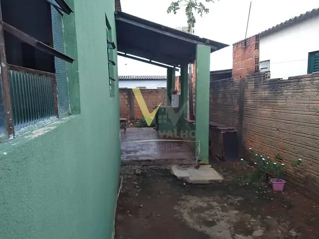 Casa com 300m² 2 quartos e 1 banheiro, à venda, no bairro Parque dos Pirineus em Anápolis
