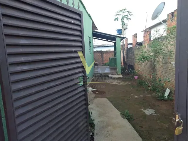 Casa com 300m² 2 quartos e 1 banheiro, à venda, no bairro Parque dos Pirineus em Anápolis