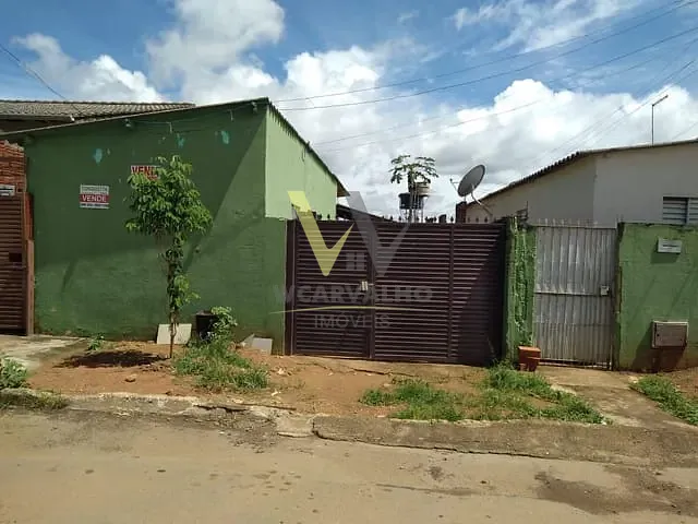 Casa com 300m² 2 quartos e 1 banheiro, à venda, no bairro Parque dos Pirineus em Anápolis