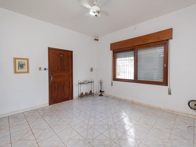 Casa 4 quartos e 2 banheiros, à venda, no bairro Areal em Pelotas