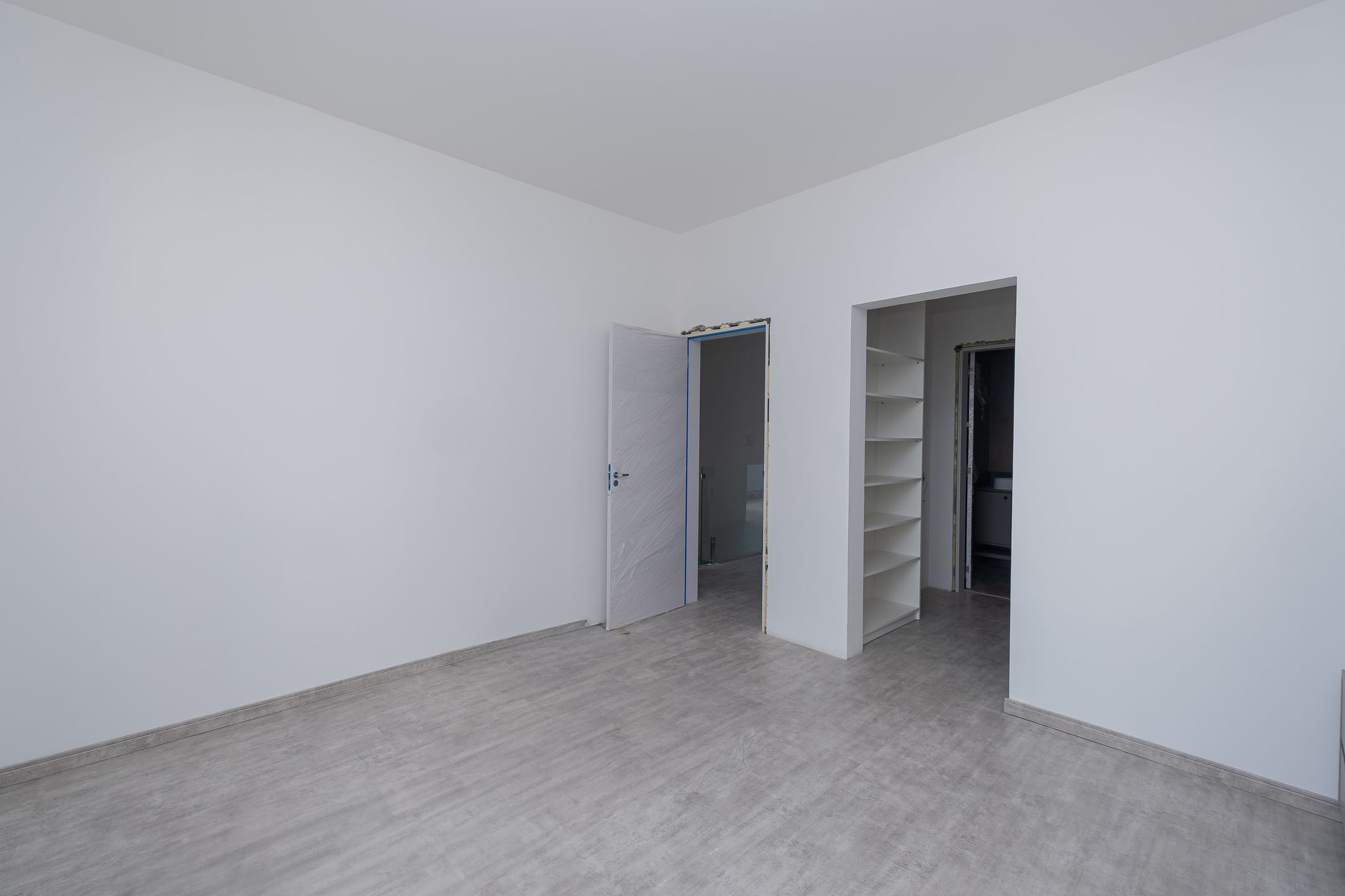 Casa semimobiliada à venda no Quinta do Lago - 170 m², 3 quartos (sendo 1 suíte), móveis planejados, área de lazer com piscina e churrasqueira. - 10