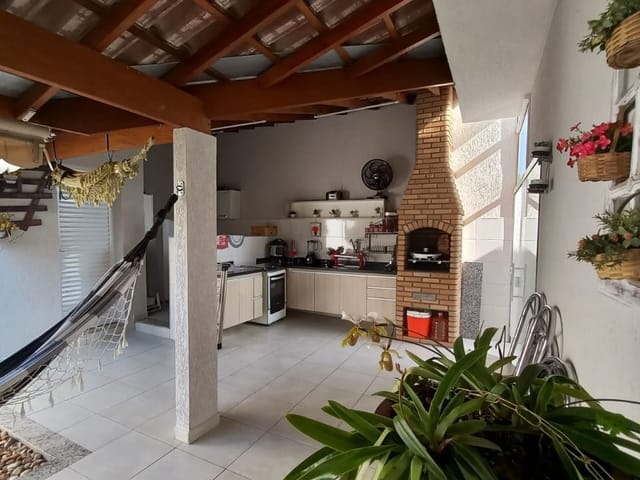 Casa 3 quartos e 3 banheiros, à venda, no bairro Piracangaguá em Taubaté