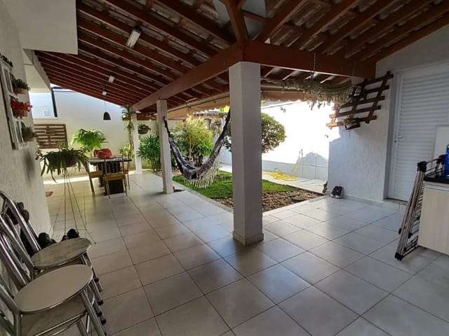 Casa 3 quartos e 3 banheiros, à venda, no bairro Piracangaguá em Taubaté