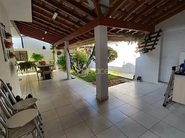 Casa 3 quartos e 3 banheiros, à venda, no bairro Piracangaguá em Taubaté