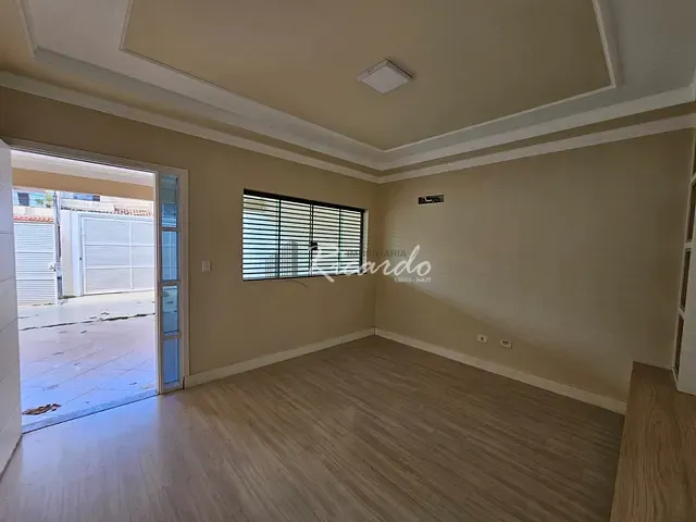Casa com 175m² 3 quartos e 2 banheiros, à venda, no bairro Jardim Panorama em Arapongas
