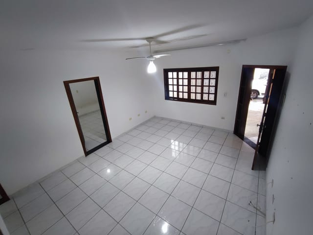 Casa com 250m² 3 quartos e 3 banheiros, à venda, no bairro Bela Vista em Pindamonhangaba