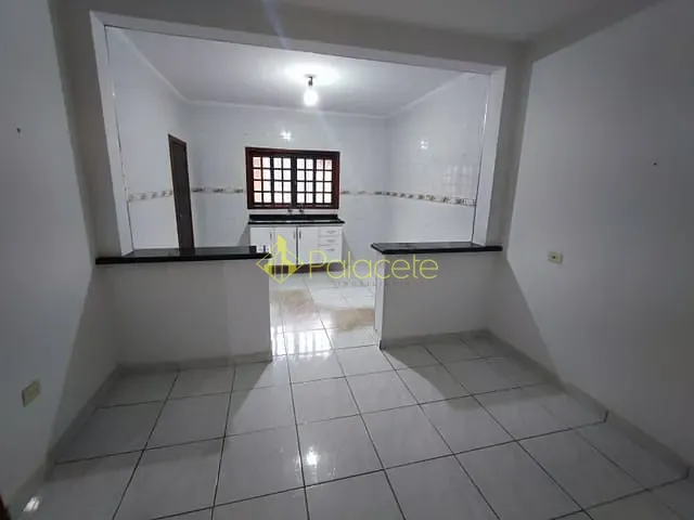 Casa com 250m² 3 quartos e 3 banheiros, à venda, no bairro Bela Vista em Pindamonhangaba