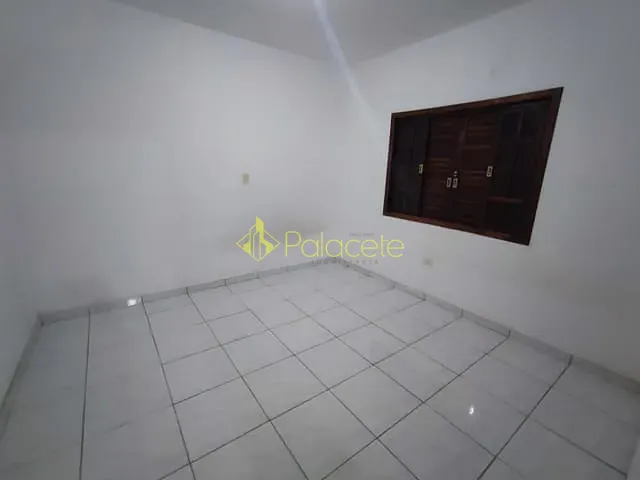 Casa com 250m² 3 quartos e 3 banheiros, à venda, no bairro Bela Vista em Pindamonhangaba