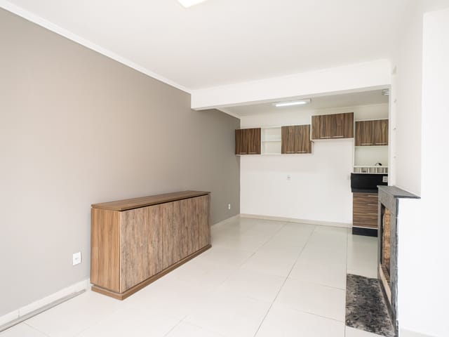 Casa com 130m² 3 quartos e 2 banheiros, para alugar, no bairro Areal em Pelotas