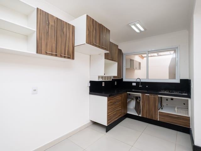 Casa com 130m² 3 quartos e 2 banheiros, para alugar, no bairro Areal em Pelotas