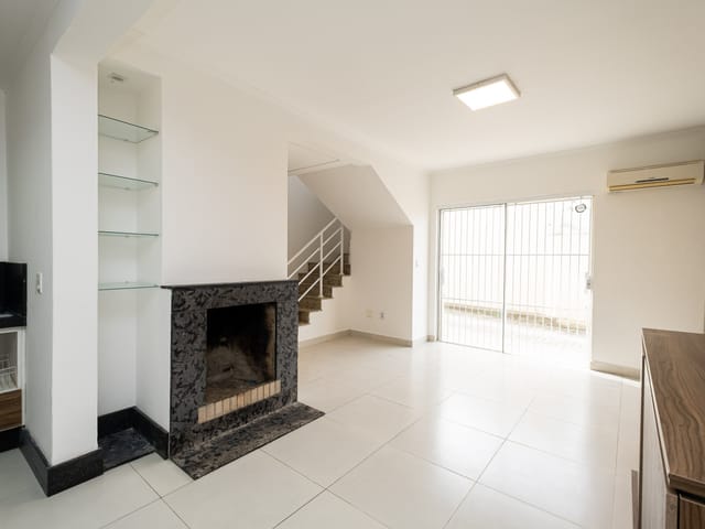 Casa com 130m² 3 quartos e 2 banheiros, para alugar, no bairro Areal em Pelotas