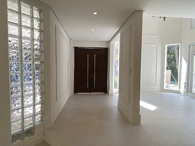 Casa com 360m² 4 quartos e 6 banheiros, à venda, no bairro Residencial Cinco (Alphaville) em Santana de Parnaíba