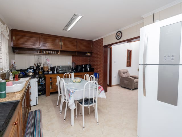 Casa 3 quartos e 3 banheiros, à venda, no bairro Areal em Pelotas