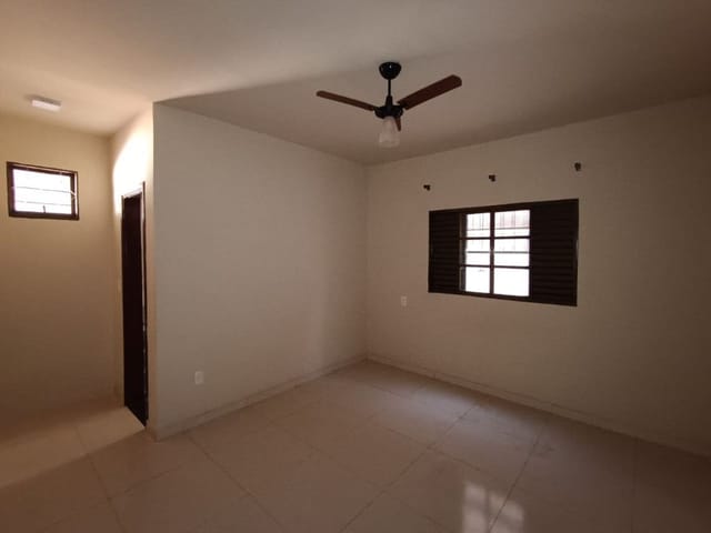 Foto do Casa - Casa com 3 dormitórios para alugar, 135 m² por R$ 1.675,05/mês - Conjunto José Vallim de Melo - Uberaba/MG | ZUCATO IMOBILIARIA LTDA