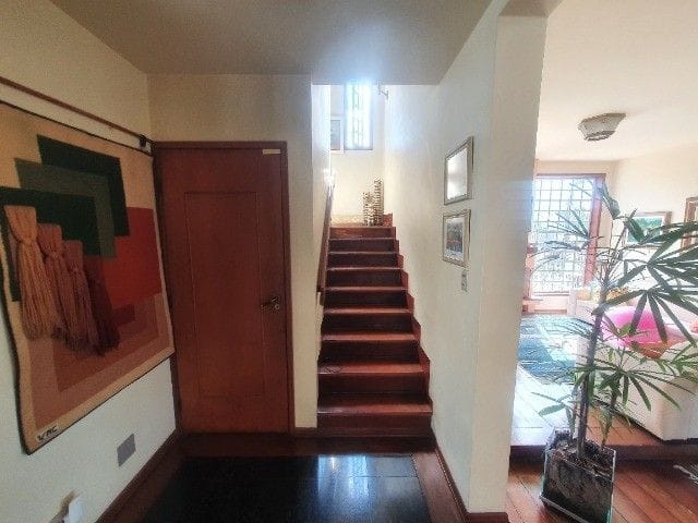 Casa com 400m² 4 quartos e 5 banheiros, à venda, no bairro Jardim Esplanada II em São José dos Campos