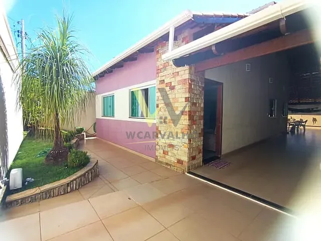 Casa com 300m² 3 quartos e 2 banheiros, à venda, no bairro Boa Vista em Anápolis