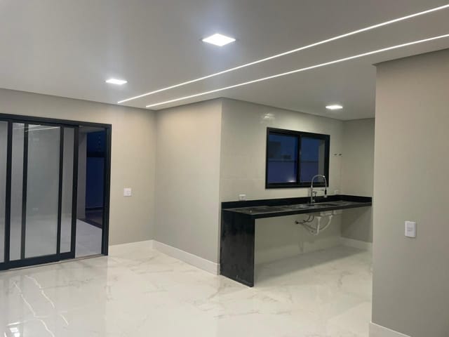 Casa com 250m² 3 quartos e 3 banheiros, à venda, no bairro Jardim Santa Júlia em São José dos Campos