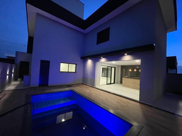 Casa com 250m² 3 quartos e 3 banheiros, à venda, no bairro Jardim Santa Júlia em São José dos Campos