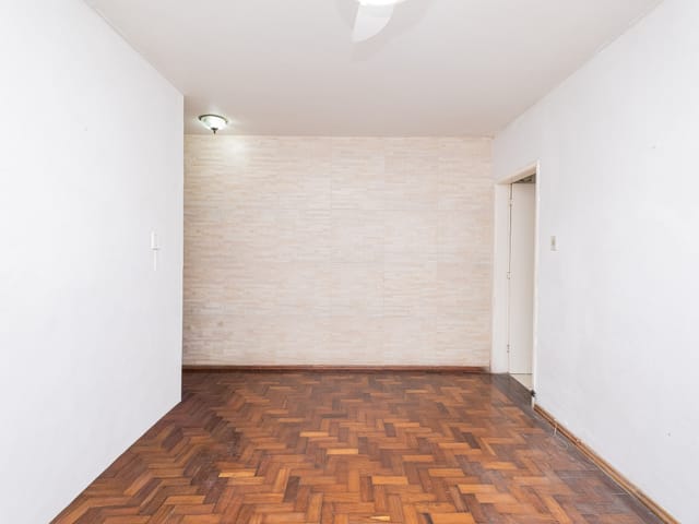 Casa com 200m² 3 quartos e 2 banheiros, à venda ou para alugar, no bairro Centro em Pelotas