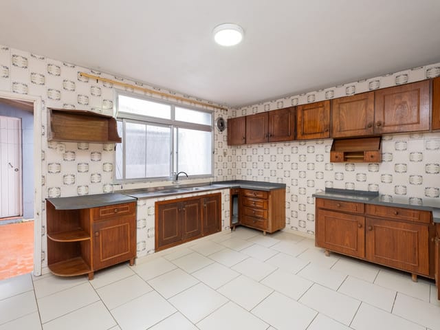 Casa com 200m² 3 quartos e 2 banheiros, à venda ou para alugar, no bairro Centro em Pelotas