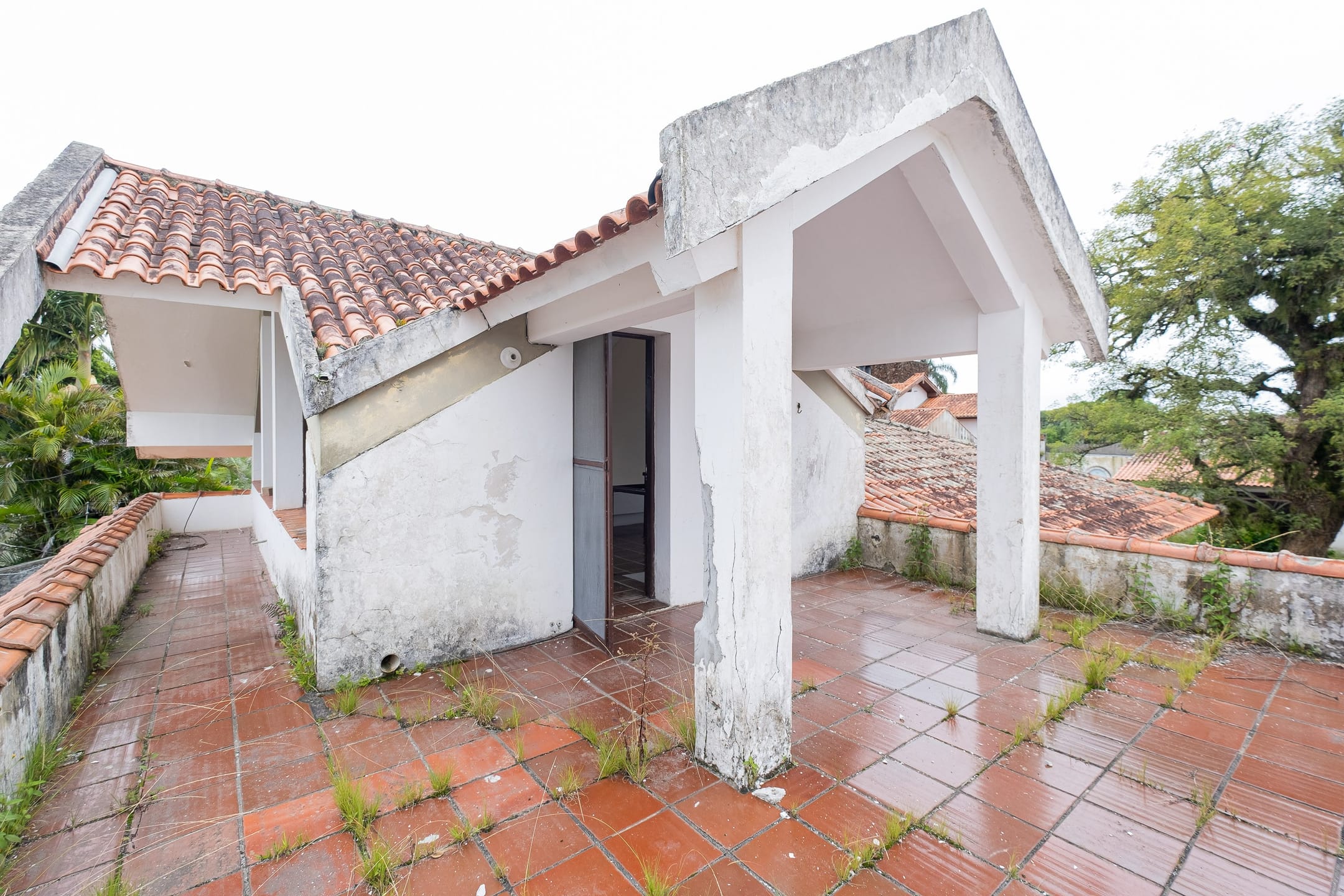 Casa à venda no Laranjal, Pelotas - 350 m², 2 quartos, lareira, churrasqueira, pátio com piscina e garagem. - 17