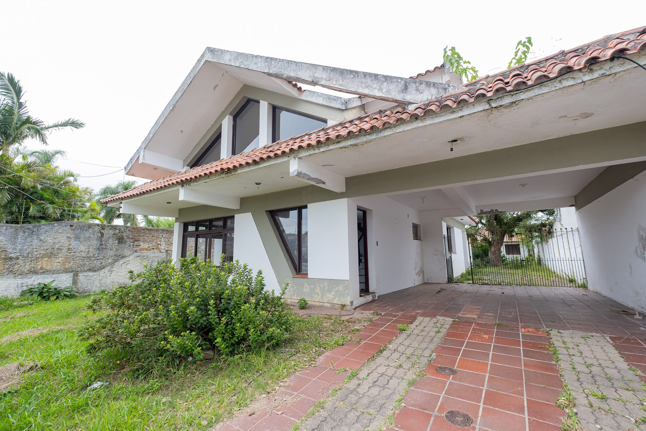 Casa à venda no Laranjal, Pelotas - 350 m², 2 quartos, lareira, churrasqueira, pátio com piscina e garagem. - 19