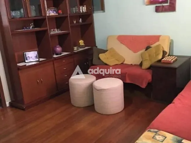 Casa com 181m² 3 quartos e 2 banheiros, à venda, no bairro Centro em Ponta Grossa