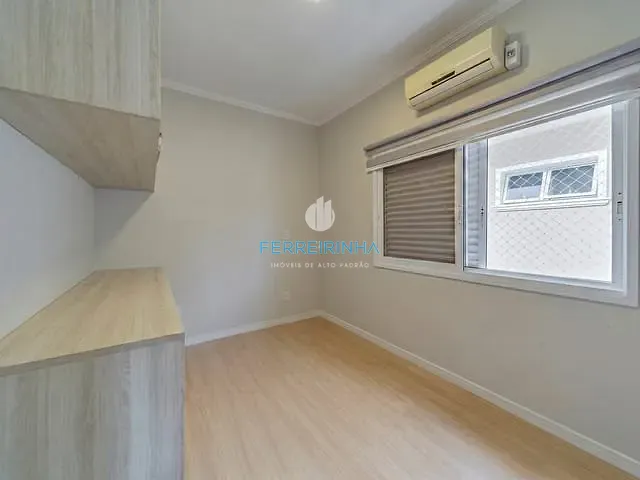 Casa com 250m² 4 quartos e 5 banheiros, à venda, no bairro Urbanova em São José dos Campos