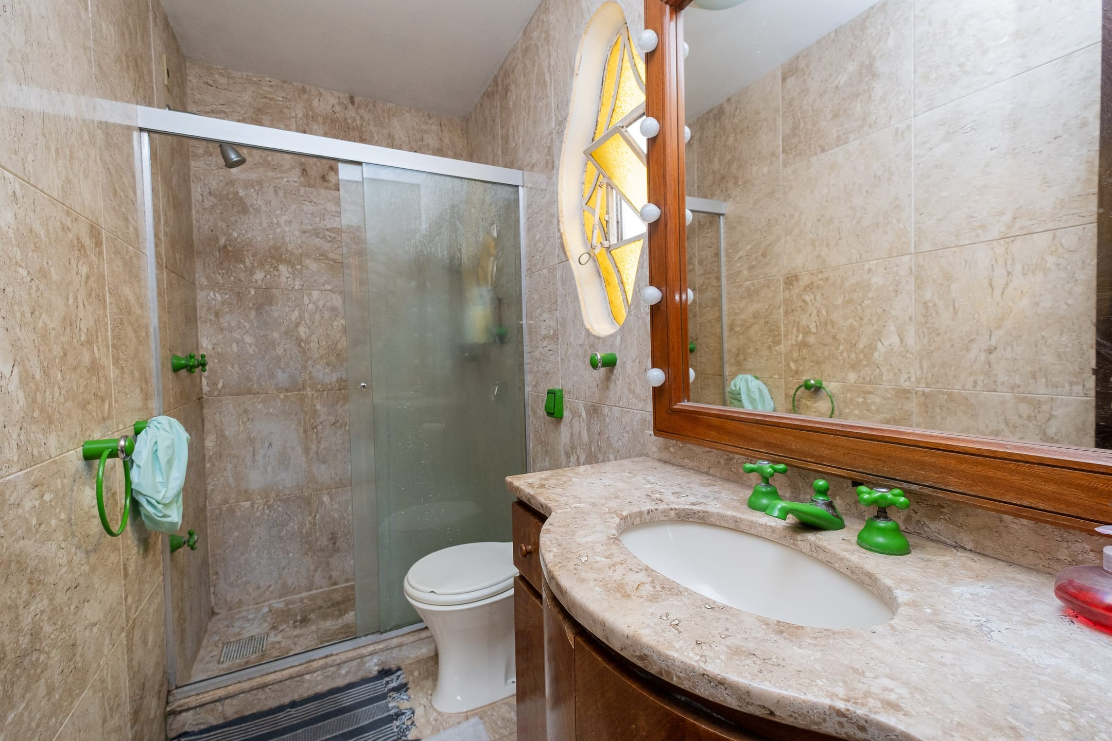 Casa à venda no Areal, Pelotas - 234 m², 3 quartos (sendo 1 suíte com closet), cozinha planejada, lareira e amplo espaço de lazer com churrasqueira. - 19
