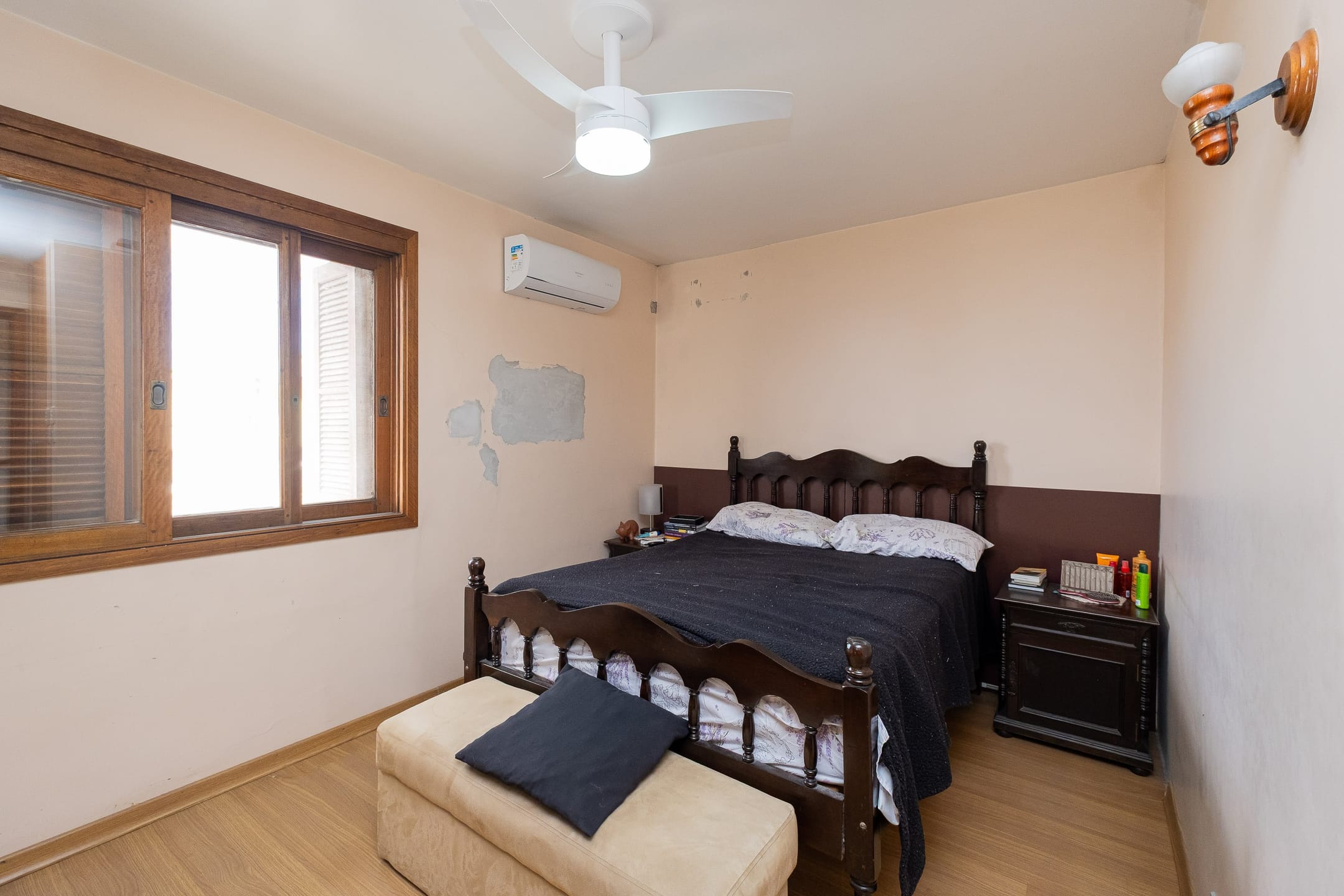 Casa à venda no Areal, Pelotas - 234 m², 3 quartos (sendo 1 suíte com closet), cozinha planejada, lareira e amplo espaço de lazer com churrasqueira. - 20