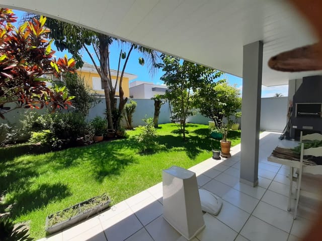 Casa com 375m² 3 quartos e 5 banheiros, à venda, no bairro Urbanova em São José dos Campos